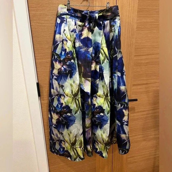 CQ by CQ Full Floral Skirt Medium Elastic Waist - Picture 2 of 5